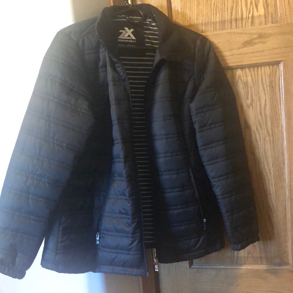 Women’s jacket. Light weight zipper pockets